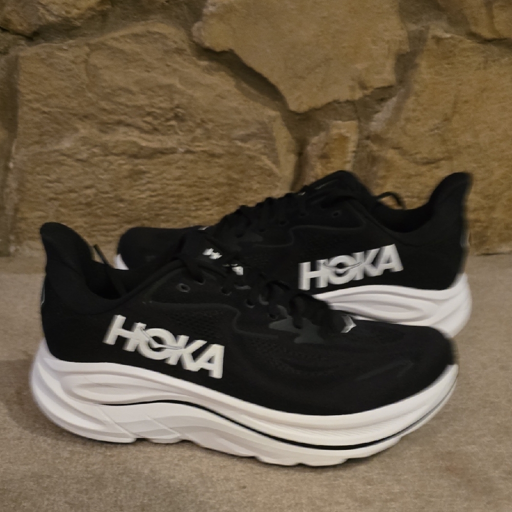 Hoka Clifton 10